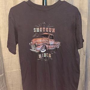 Graphic tshirt. Size M.